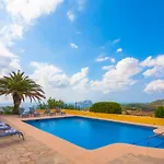 Villa Guzman - Romani *